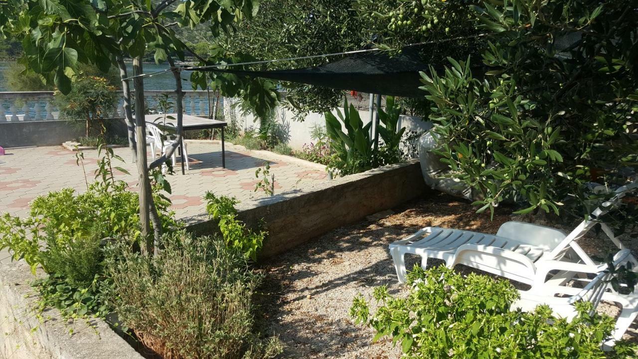 Apartmani Vukovic Kaprije Exteriör bild